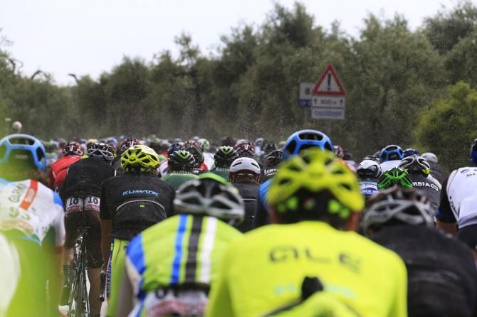 A go-slow was organized on a slippery stage in Bari