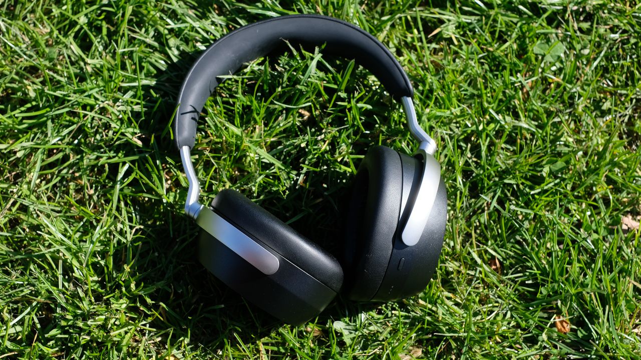 Photograph of Sennheiser HDB 630 headphones