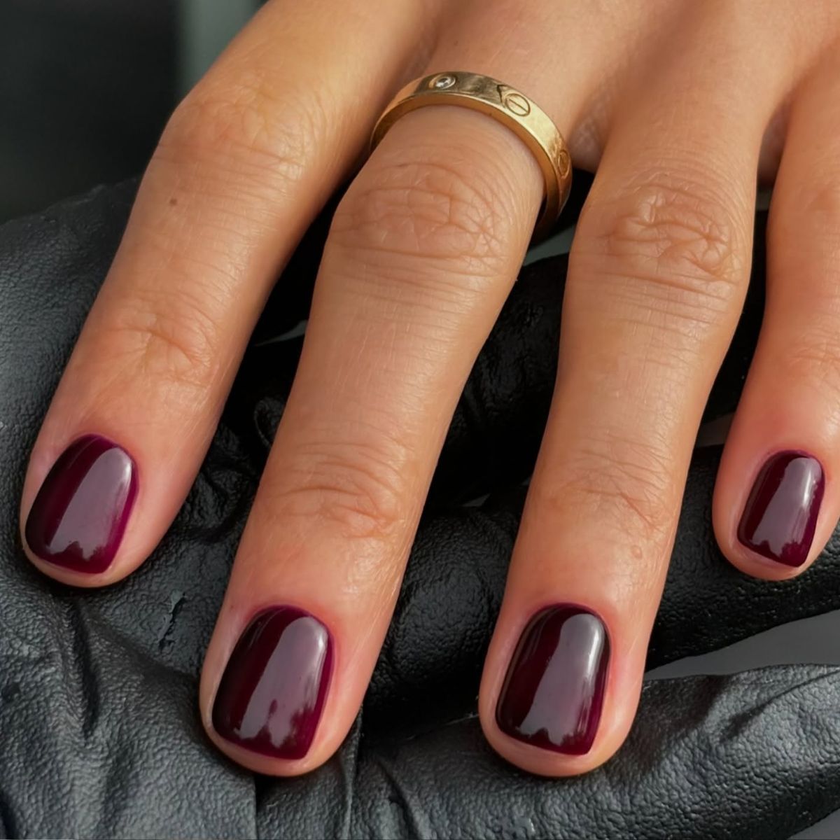 Merlot Nails Are the Classy Anti-Spring Nail Trend Fashion Insiders Can't Stop Wearing