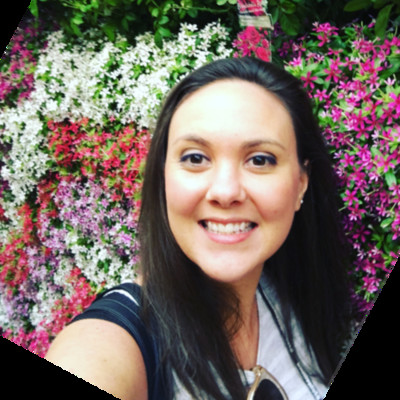 Laura Coggan Headshot