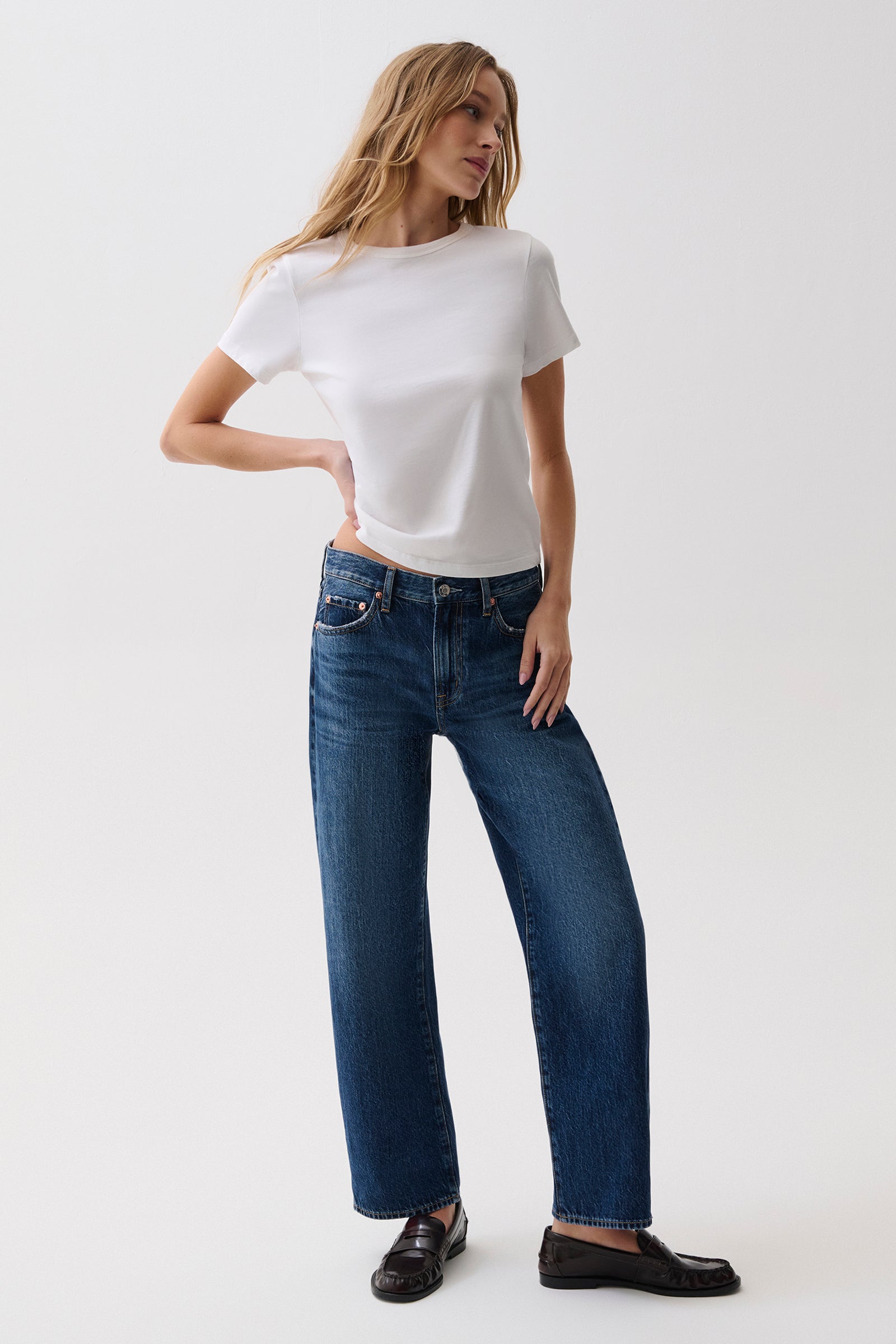 Lexi Mid Rise Bowed Straight Jean - Moonwave - P00016200-Rl-Mnwve / Moonwave / 23