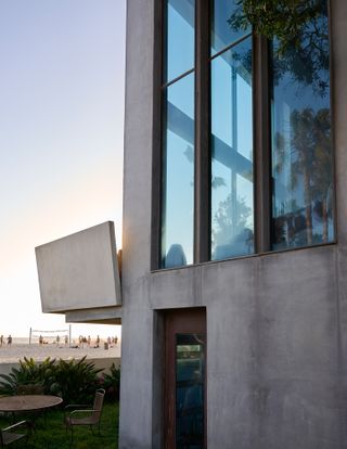 exterior detail of the Venice Beach home of designer Lenny Steinberg
