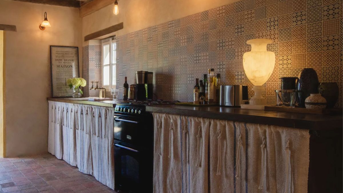 10 Layering Techniques Designers Use to Avoid Flat Rooms | Homes and ...