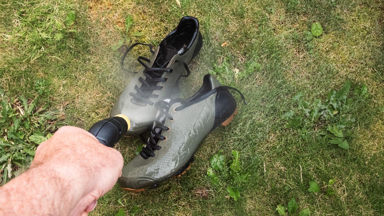 The K&auml;rcher OC3 Foldable cleaning cycling shoes