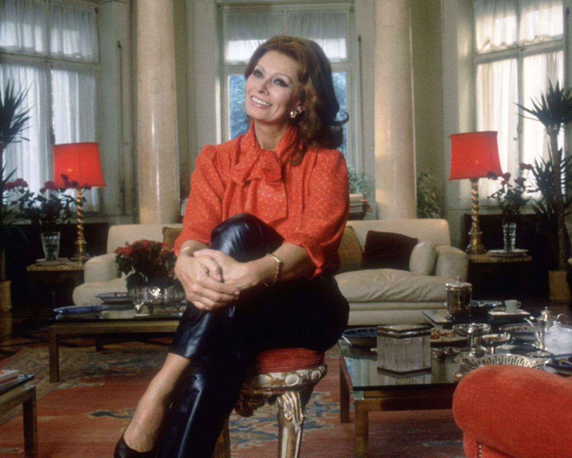 sophia loren in her living room