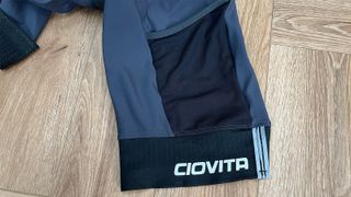 Ciovita Cargo bib shorts on wooden floor