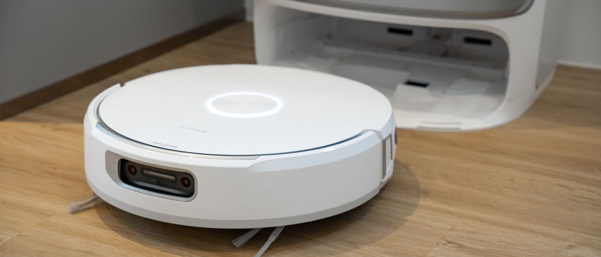 I was blown away by this robot vacuum's mopping performance, but it's let down by frustrating software quirks