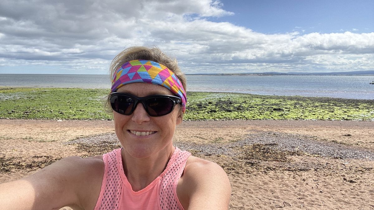 7 ways to wear a neck gaiter for hikers and runners Advnture