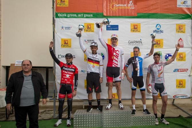 Elite men's podium in Voroklini: Jan Skarnitzl, Manuel Fumic, Jaroslav Kulhavy, Fabien Giger, Nicola Rohrbach