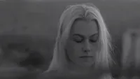   Phoebe Bridgers - Catch me Inside