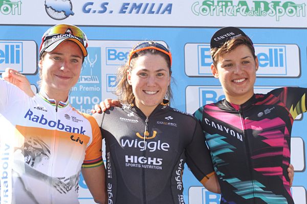 Chloe Hosking (Wiggle High5) wins Gran Premio Bruno Beghelli Donne