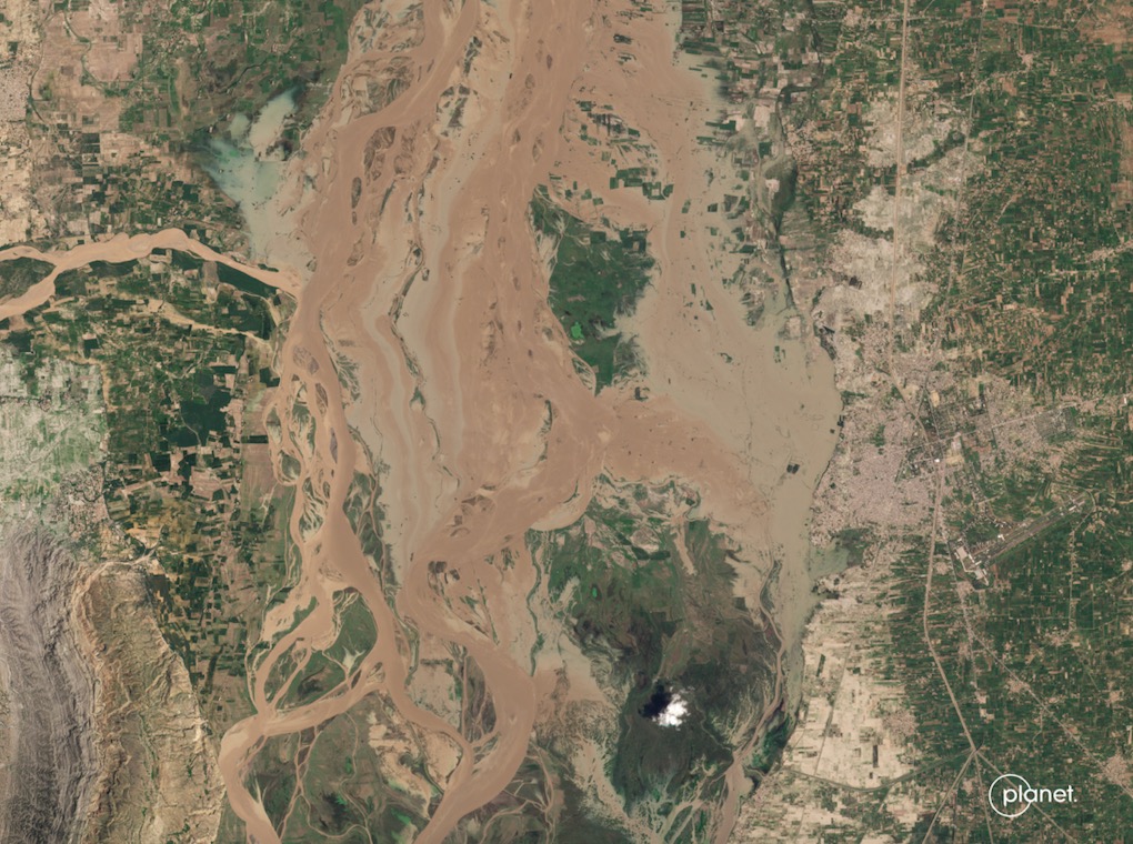 Banjir di kota Mianwali Pakistan, seperti yang diamati oleh satelit Planet pada 28 Agustus 2022.