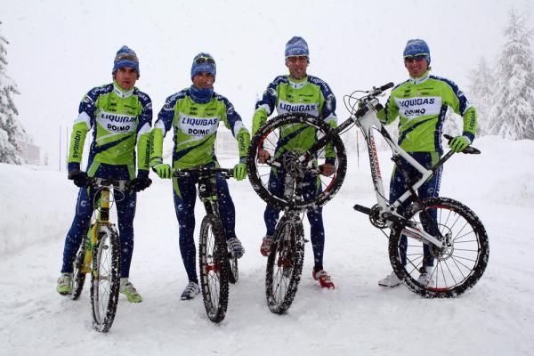 Roman Kreuziger, Ivan Basso, Vincenzo Nibali and Franco Pellizotti get ready to ride.