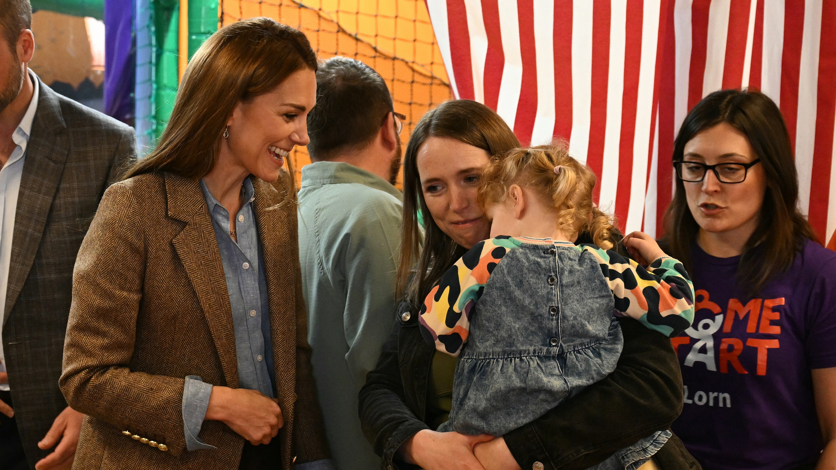 Catherine, Princess of Wales beams during a visit to a soft play area at Aros Hall, a local community hub on April 29, 2025 in Tobermory