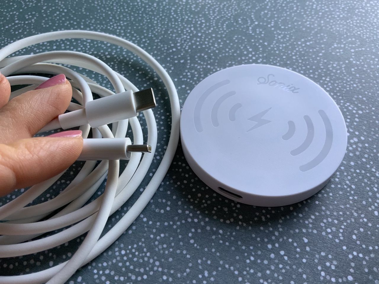 Sonix Magnetic Link Wireless Charger Lifestyle