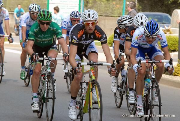 Mathieu Halleguen (Bretagne - Schuller) and Cyril Gautier (Team Europcar).