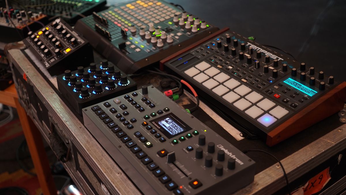 Sylvan Esso studio shots