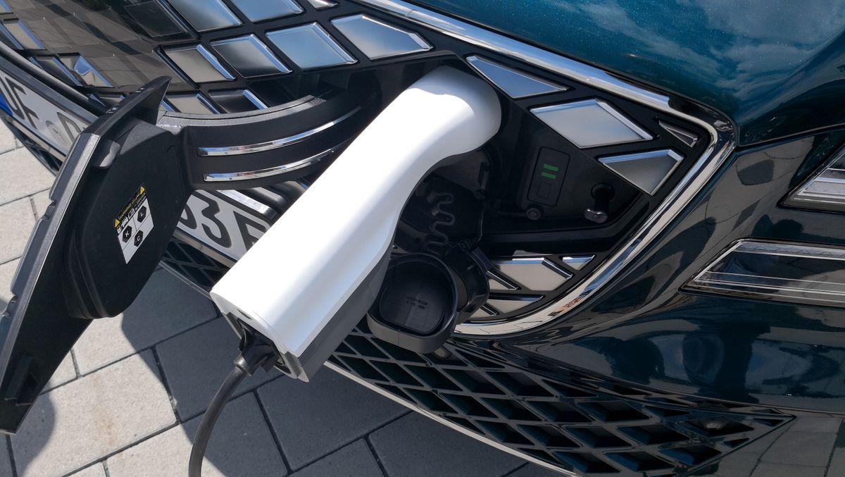 Genesis Electrified G80