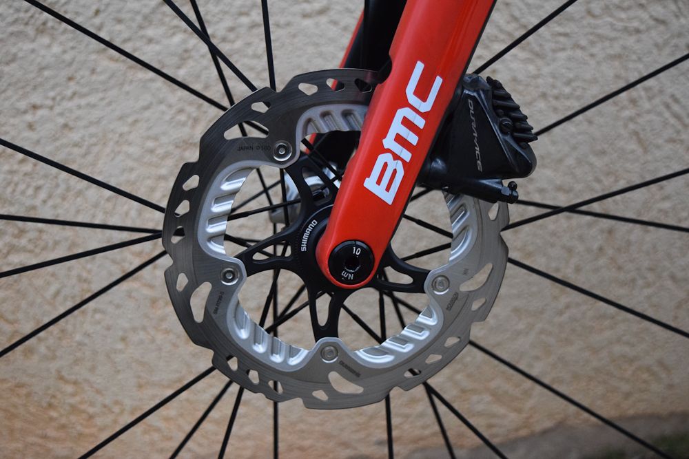 The thru-axles use hex keys to tighten/remove and may cause slight delays during wheel changes in a race scenario