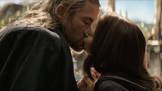 Chris Hemsworth and Natalie Portman kissing in Thor: The Dark World