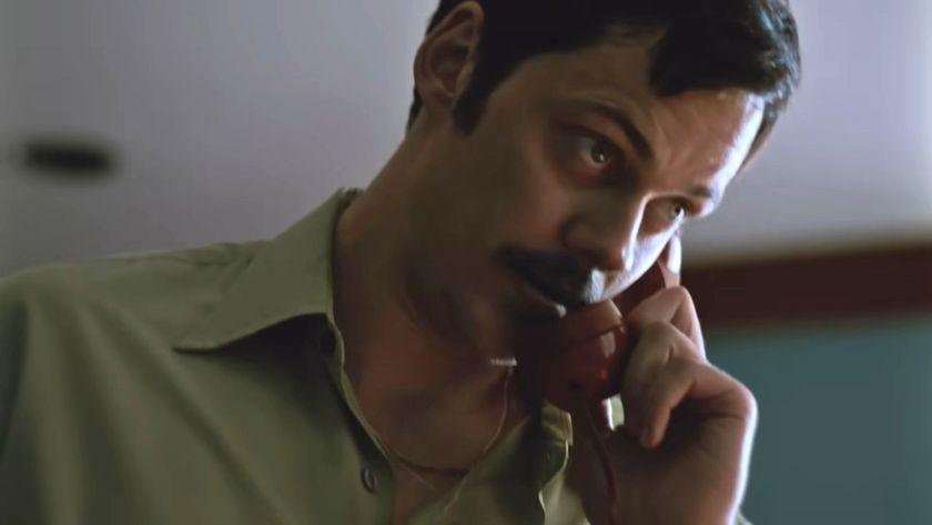 Bill Skargard on phone in Dead Man's Wire