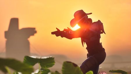 Splitgate 2 trailer character in a cowboy hat