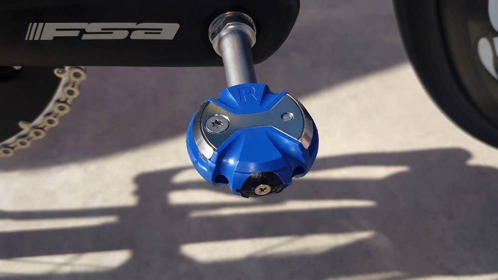 Colour coordinated Speedplay pedals for the team