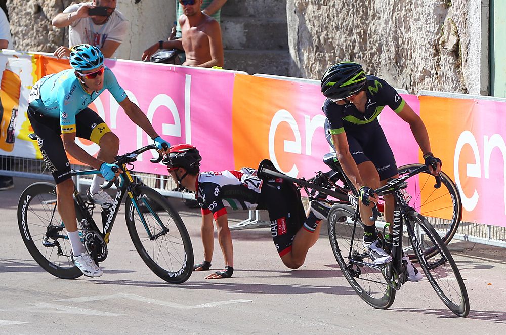 Valerio Conti (UAE Team Emirates) crashes