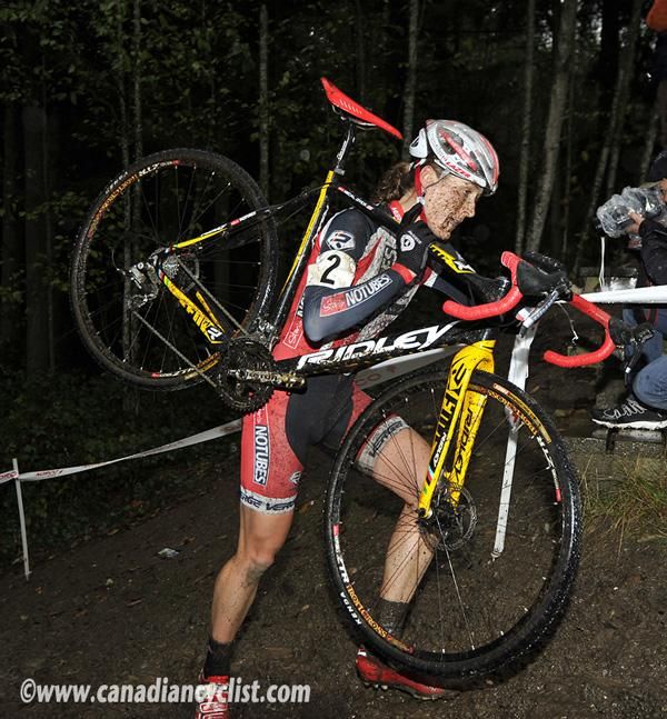 Mical Dyck (Stan's No Tubes) on the run up.