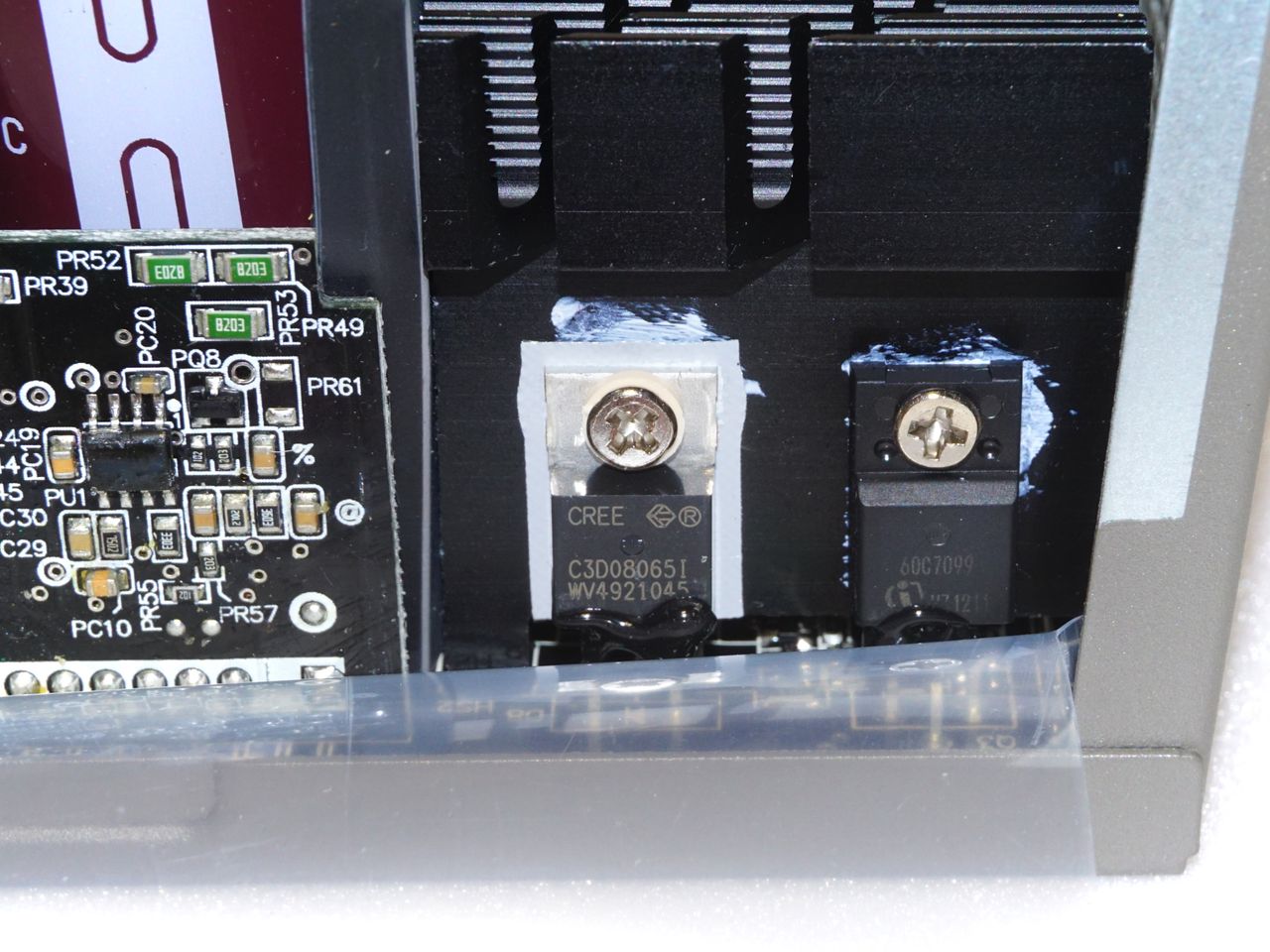 FSP Hydro Ti Pro 1000W PSU