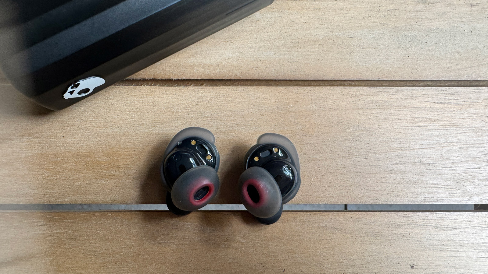 Skullcandy Method 360 ANC earbuds showing the stability bands.