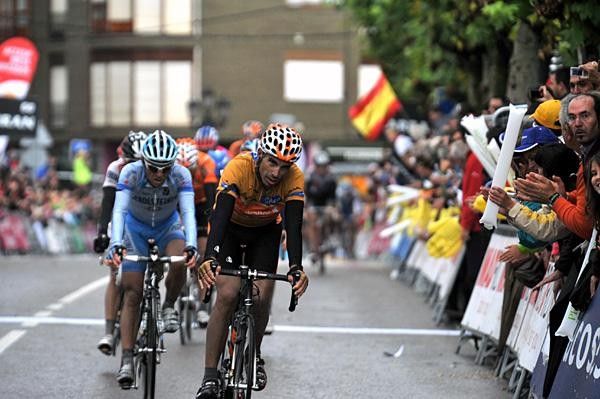 Egoi Mart&iacute;nez (Euskaltel-Euskadi) maintains his race leadership and the maillot oro.
