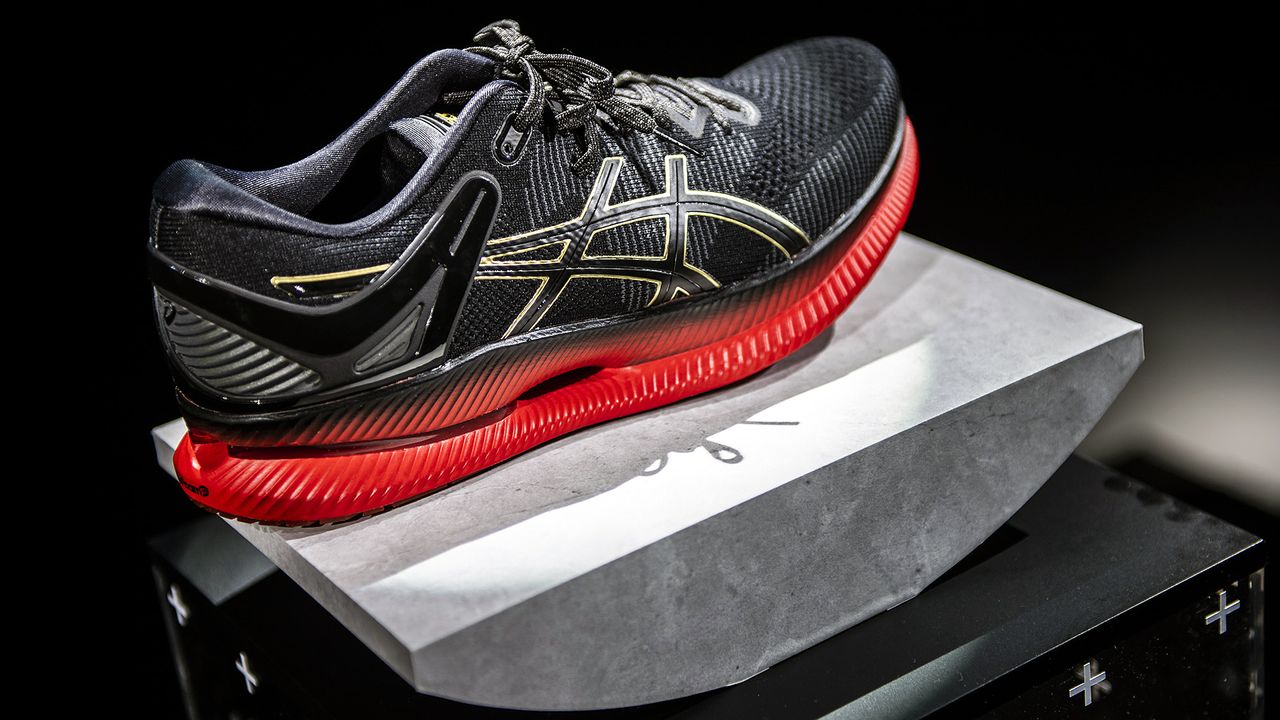 nike vaporfly vs asics metaride