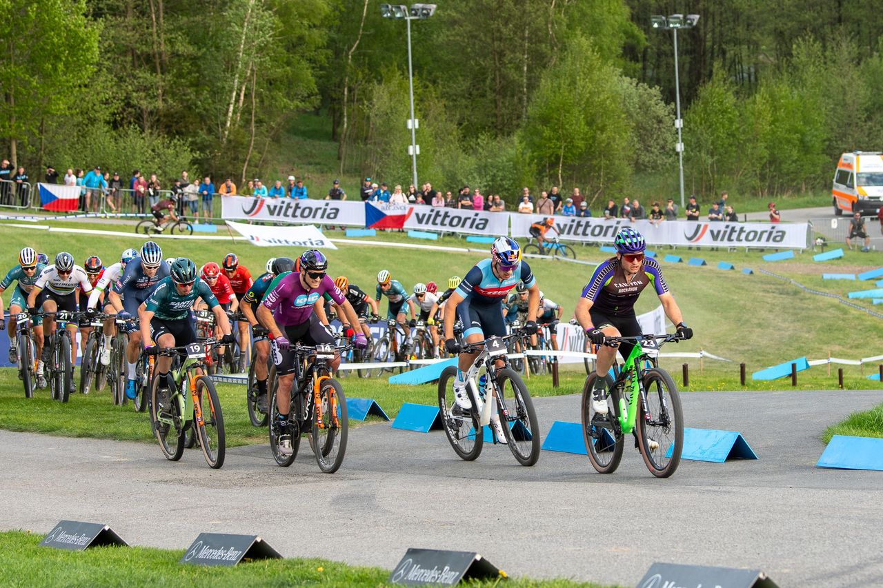 Luca Schwarzbauer (Canyon Cllctv) at the front