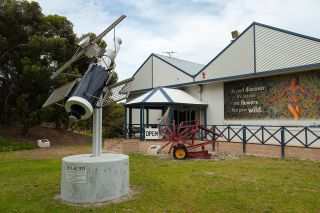 The small Esperance Municipal Museum is located near the waterfront of the port town of about 10,000. A large model of Skylab stands on a pedestal at the museum’s entrance.