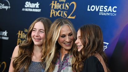 Sarah Jessica Parker's twin daughters make fashion statement at Hocus Pocus 2 premiere