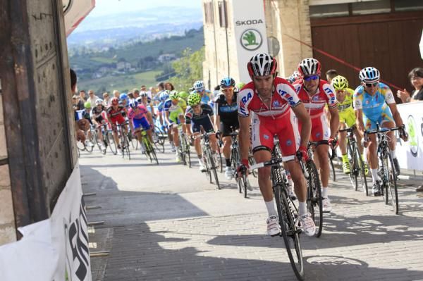 Daniel Moreno Fernandez (Katusha Team) sets the pace for Rodriguez