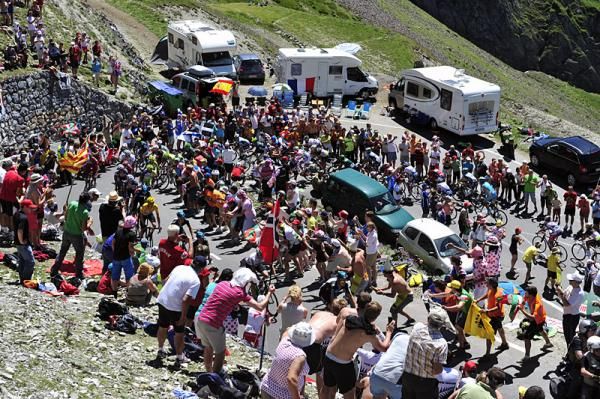 Bradley Wiggins follows his Sky teammates in the Pyrenees.