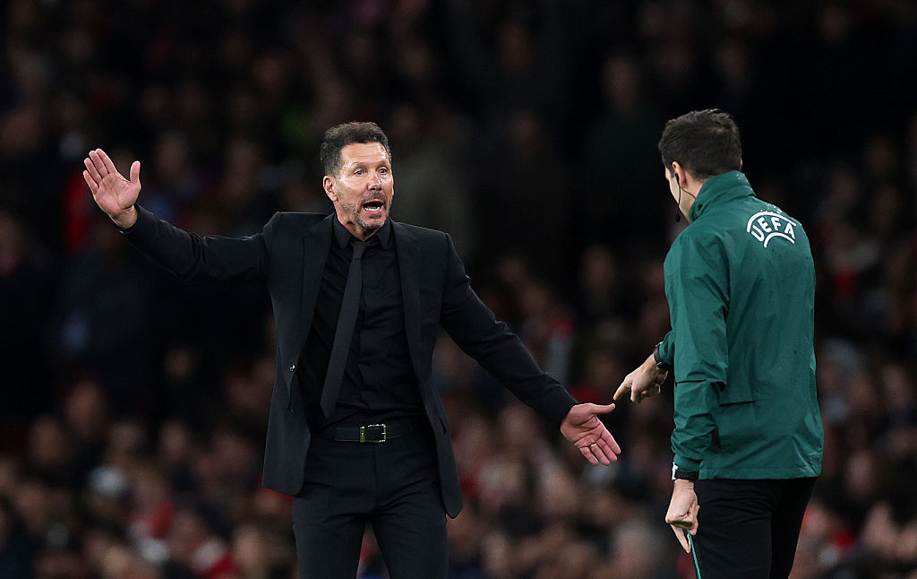 The fourth official had a real job on his hands at Arsenal vs Atletico