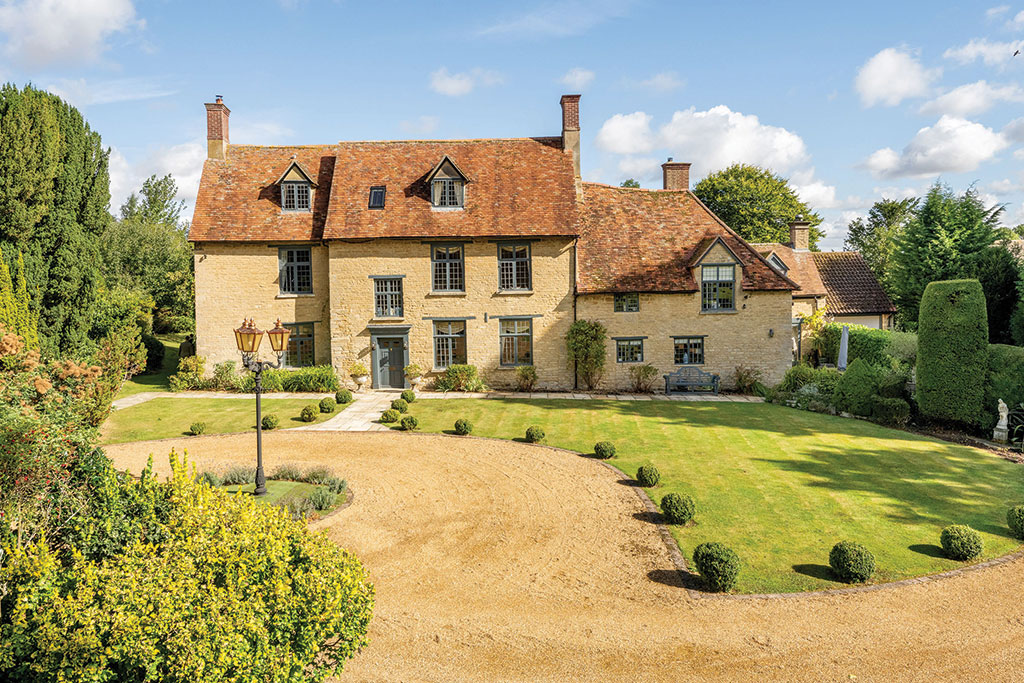 House for sale – The Old Rectory, Yielden, Bedfordshire.