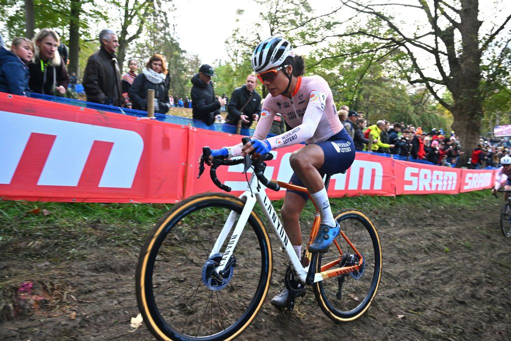 NAMUR BELGIUM NOVEMBER 05 Ceylin Del Carmen Alvarado of The Netherlands competes during the 20th UEC European Cyclocross Championships 2022 Womens Elite EuroCross22 on November 05 2022 in Namur Belgium Photo by Luc ClaessenGetty Images