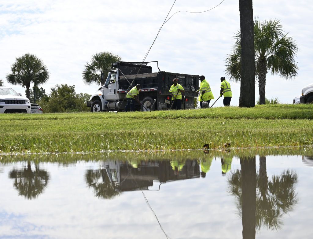 CHARLESTON SOUTH CAROLINA USA AUGUST 31 Officers and citizens try to recover from hurricane Idalia as they clean up in the morning after an overnight storm that flooded some areas in Charleston SC United States on August 31 2023 Photo by Peter ZayAnadolu Agency via Getty Images