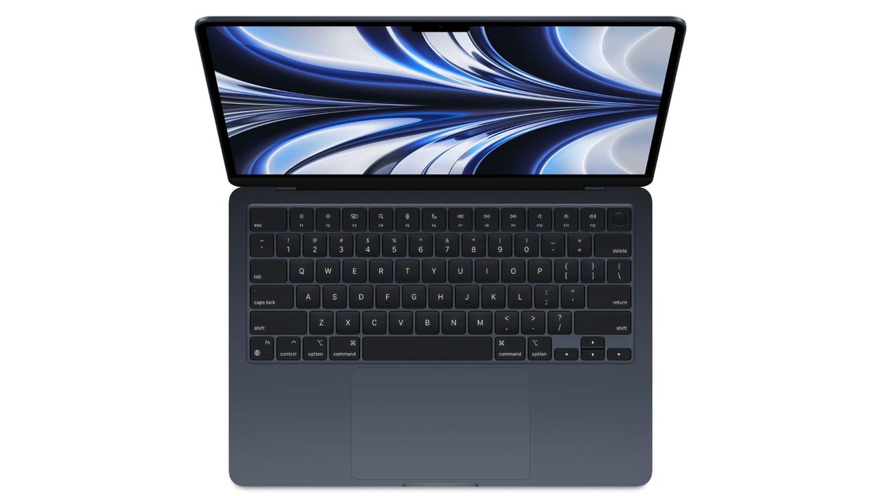 Press images of MacBook Air (M2, 2022) with the screen open