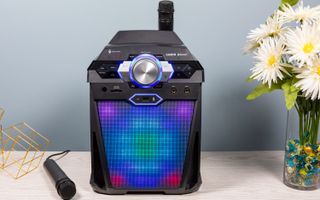 Best karaoke machines: Singing Machine Vibe