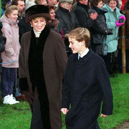 Princess Diana and Prince William young