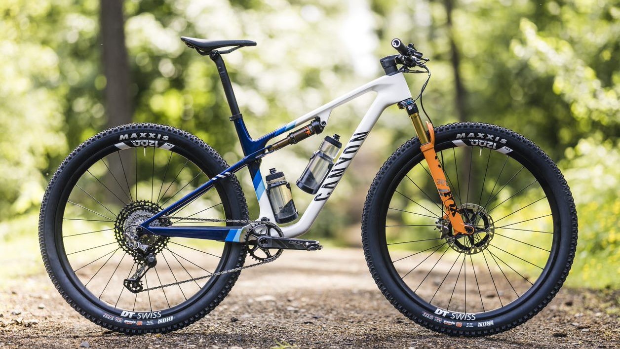 Is Canyon's brand new Lux World Cup the lightest fullsuspension