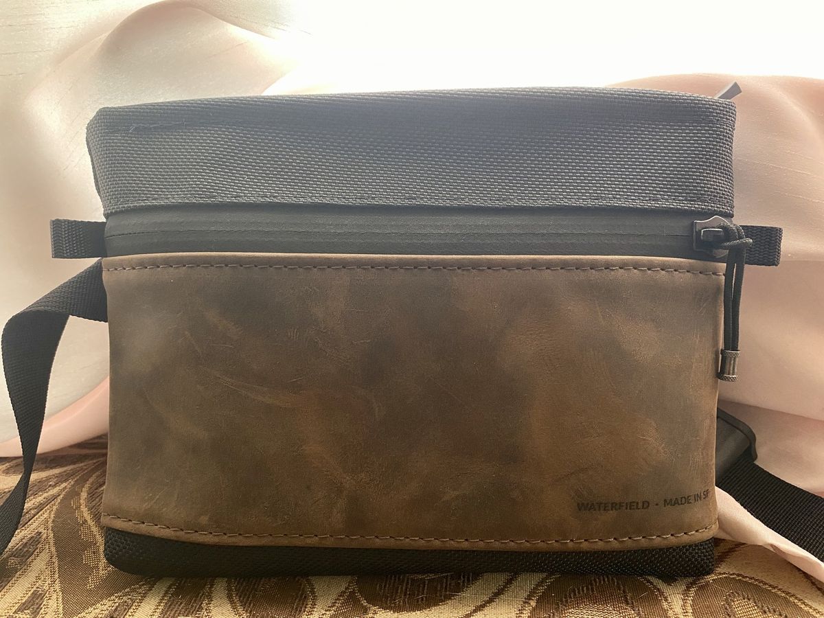 Waterfield Designs Marquis Crossbody Pouch Front