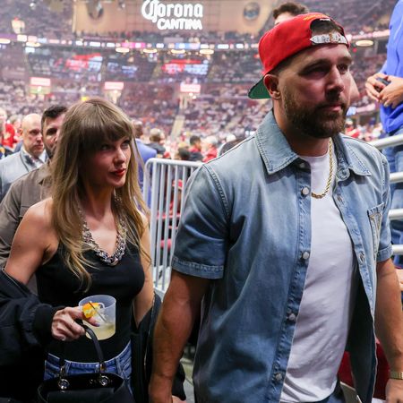 Taylor Swift and Travis Kelce are married at Madison Square Garden and a sign announces their nuptials outside