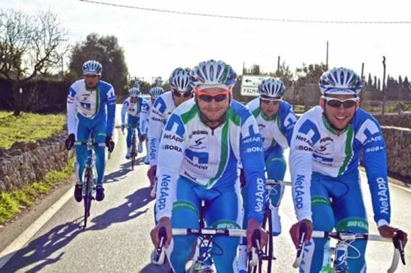 Smiling NetApp faces at the Mallorca training camp