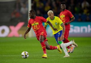 Kamaldeen Sulemana of Ghana and Richarlison of Brazil during the International Friendly match between Brazil and Ghana at Stade Oceane on September 23, 2022 in Le Havre, France.